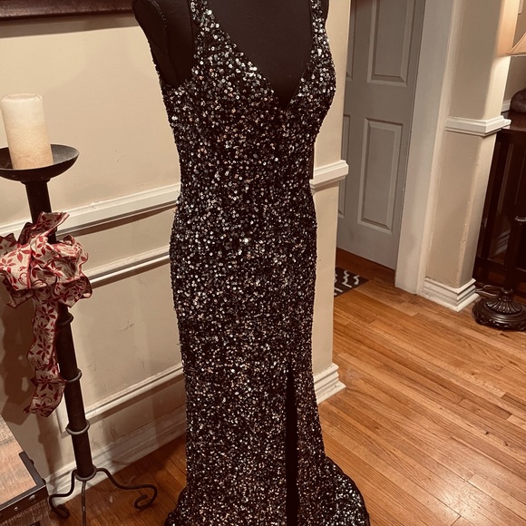 💐MAC DUGGUL BLACK/CHARCOAL EVENING SEQUIN V DROP GOWN - Picture 11 of 16